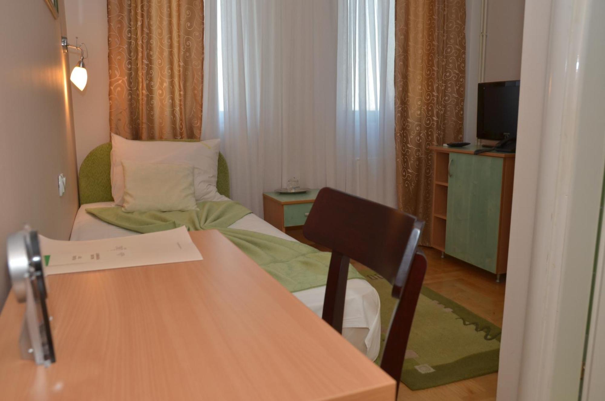 Hotel Dragovic Semendire Oda fotoğraf