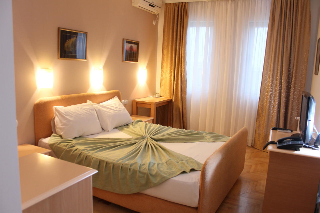 Hotel Dragovic Semendire Oda fotoğraf